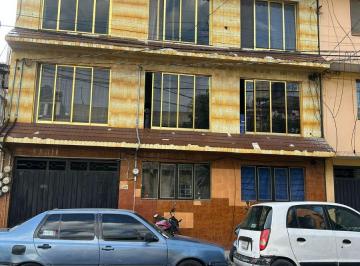 Inmueble productivo urbano , Nezahualcóyotl · Casa en Venta Desarrollada en Tres Niveles y Seis Departamentos, 290 m² Construidos, Terreno 153 m²