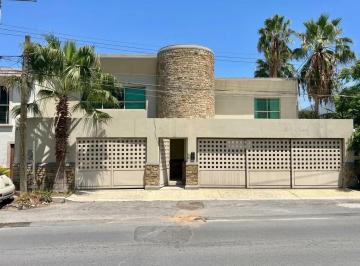 1 · Casa en Renta del Paseo Residencial Zona Monterrey