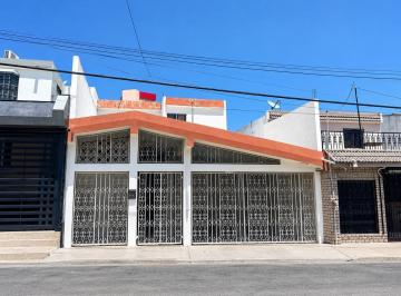 Casa · 244m² · 3 Recámaras · 2 Estacionamientos · Casa en Venta en Primavera Monterrey