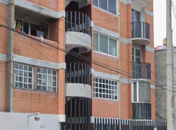 Departamento de 2 habitaciones, Miguel Hidalgo · Departamento en 1 Piso con Estacionamiento, Cerca de Metro Colegio Militar