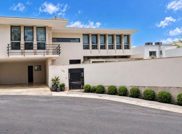 Casa de 3 habitaciones, Monterrey · Casa de 18 m² Frente con Paneles en Privada en Venta en Colinas de San Jerónimo