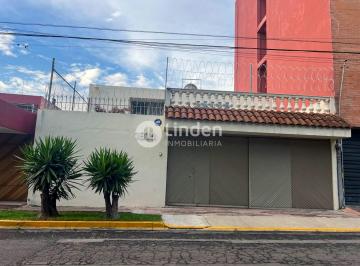 Casa · 278m² · 4 Recámaras · 2 Estacionamientos · Casa en Venta en Av 33 Oriente, Zona El Mirador, Puebla.