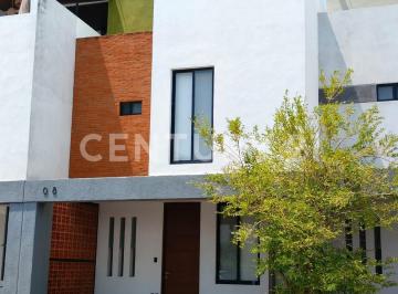 Casa · 120m² · 3 Recámaras · 2 Estacionamientos · Renta de Casa en Manzanillo