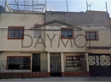 Casa de 3 habitaciones, Iztapalapa · Casa en El Triunfo, Iztapalapa, Ciudad de México.
