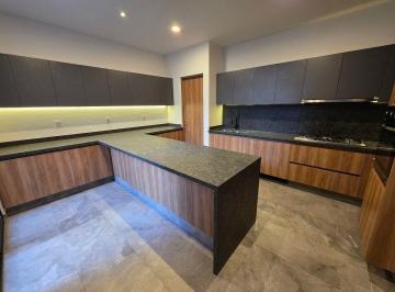 64d10dfc627bd10fa36cf07f5e2da0f64138b7e6bc482d5e576d9159352afe80 · Casa en Venta o Renta en Altos de Juriquilla | Condominio Quiana | Roof Garden