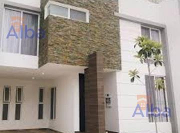 Casa · 230m² · 3 Recámaras · 2 Estacionamientos · Casa en Renta en Cavalia Al Norponiente de La Ciudad