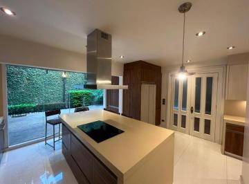 Casa en condominio de 3 habitaciones, Huixquilucan · Casa en Condominio en Venta en Interlomas Baja de Precio!