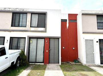 43d6a0f9134b0cd86a5fc150a890380cdc0443deb44a05af02e17ba454996fa8 · Casa de 3 Recamaras en Vista Sur