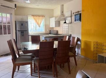 Casa de 3 habitaciones, Manzanillo · Se Renta Casa Semi Amueblada de 1 Piso, 3 Recámaras y Dos Baños Completos.
