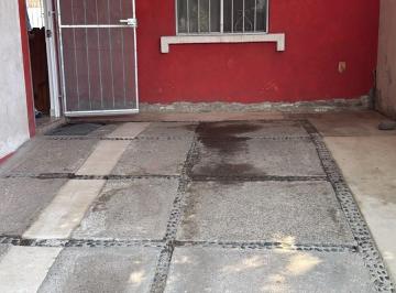 Casa de 3 habitaciones, Manzanillo · Se Renta Casa Semi Amueblada de 1 Piso, 3 Recámaras y Dos Baños Completos.