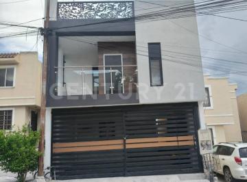 Casa · 140m² · 3 Recámaras · 2 Estacionamientos · Renta de Casa en Real de Santa Catarina, Santa Catarina, Monterrey N. L.