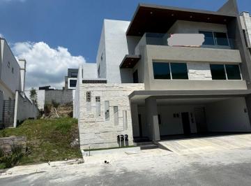 Casa de 3 habitaciones, Monterrey · Vendo Hermosa Residencia en Carolco! Para Estrenar!