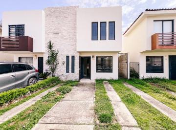 Casa de 3 habitaciones, Zapopan · Casa en Renta en El Campestre Residencial