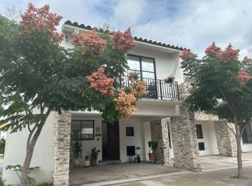 Casa de 3 habitaciones, León · Sacromonte, Casa en Renta