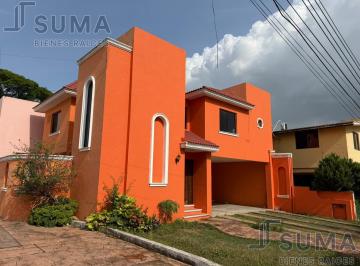 Casa · 240m² · 3 Recámaras · 2 Estacionamientos · Casa en Renta en Fracc. Villa Vera, Tampico Tamaulipas.