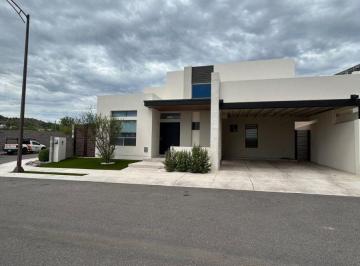 Casa de 5 habitaciones, Hermosillo · Casa en Renta en La Mirada Residencial