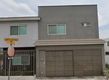 Casa de 4 habitaciones, Monterrey · Bellisima Casa de Dos Plantas, Espaciosa Ubicada en Monterrey, N. L.
