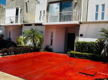Casa · 130m² · 3 Recámaras · 2 Estacionamientos · Casa 3 Recámaras en Izamal Residencial Sm 322