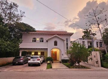 652342905161d5679848f1efab71644289750d704ca48bec65f96537f632749b · Casa en Venta de Diseñador en Merida Yucatan Club de Golf