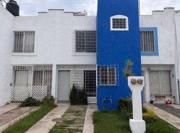 Casa · 79m² · 3 Recámaras · 2 Estacionamientos · Excelente Oportunidad Casa en Venta en Villa de Ixtépete Cerca de Mariano Otero y Periferico, Colli