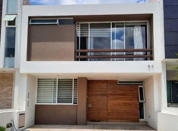 Casa en condominio de 4 habitaciones, Zapopan · Casa en Renta en Coto H, La Cima de Zapopan. con Recámara y Baño en Planta Baja