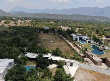 Terreno / Lote , Santiago · Terreno Campestre Plano de 4,011 m² en Privada La Loma, Santiago N. L.