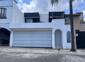 Casa de 3 habitaciones, Morelia · Casa en Renta en Ocolusen