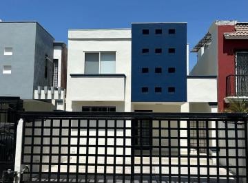 4c37c582d1b52185152a6c046dc1279644fde85a56fdbfddae1784e95cdbc490 · Casa en Renta Puerta de Hierro, Cumbres