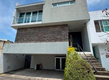 Casa de 7 habitaciones, Zapopan · Casa en Venta Jardín Real - Coto 5