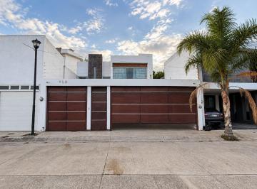 Casa · 312m² · 3 Recámaras · 3 Estacionamientos · Casa en Venta en Paseo del Valle Jesus María Lu