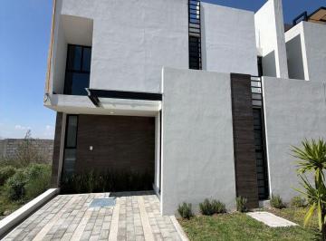 Casa de 3 habitaciones, Pachuca · Casa en Venta en Pachuca Rincon del Sur, 3 Recámaras, 3 Baños, 2 Medios Baños, Jardin Interior, Roof
