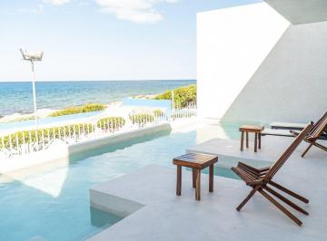 d0b7671a5c4b95de6772416c961a2ce7ec042fe85fe2dfbc14610a1415f43030 · Villa de Lujo Frente Al Mar en Isla Mujeres | 4 Recámaras y Alberca Infinity
