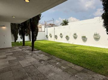 Casa de 4 habitaciones, Zapopan · Casa de 400 m² con Gran Jardín con 4 Recámaras en Venta en Residencial Victoria.