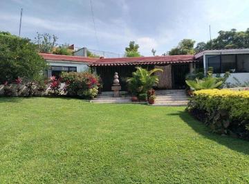 Casa · 265m² · 5 Recámaras · 4 Estacionamientos · Casa en Venta en Lomas de Cuernavaca