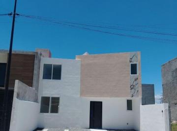 Casa de 3 habitaciones, Corregidora · Casa en Venta en Fracc. Gibraltar