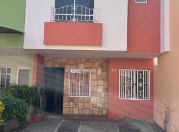 Casa de 4 habitaciones, San Pedro Tlaquepaque · Se Renta Casa en Parques del Bosque, Zona Iteso, Tlaquepaque, Jalisco