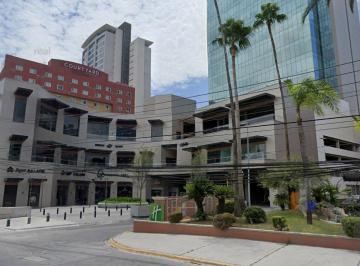 Local comercial · 161m² · 201 Estacionamientos · Local en Renta en Av San Jerónimo, Monterrey Nl.