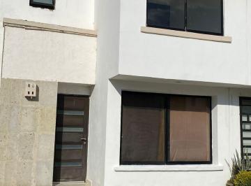 Casa · 200m² · 3 Recámaras · 3 Estacionamientos · Casa en Renta en El Cielo Residencial, León, Guanajuato