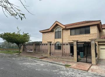 1 · Casa Valle Alto Carretera Nacional Renta