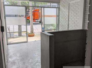 Local comercial · 107m² · Local en Av Revolución