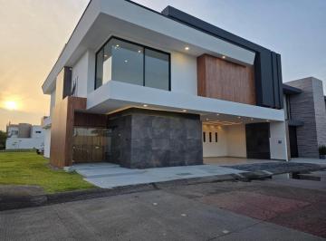 Casa de 4 habitaciones, Medellín · Casa en Venta 4 Recámaras, Alberca, en Residencial Las Palmas