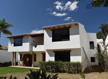 Casa · 600m² · 4 Recámaras · 6 Estacionamientos · Casa en Venta Zona Norte en León, Guanajuato Balcones del Campestre