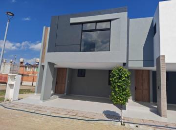 Casa · 172m² · 4 Recámaras · 3 Estacionamientos · Venta Casa en Fraccionamiento La Vid Cuautlancingo a 10 Minutos de Huejotzingo