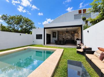 Casa · 308m² · 3 Recámaras · 2 Estacionamientos · Casa en Venta, 3 Recamaras, Alberca, Montes de Ame (Avc - 2894)