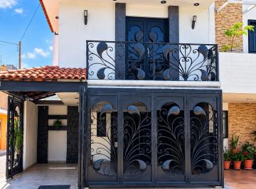 Casa de 3 habitaciones, Guadalajara · Casa en Venta en Jardines del Nilo, Guadalajara