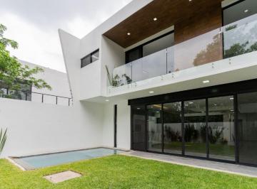 Casa de 3 habitaciones, Cuernavaca · ¡Espectacular Casa en Venta! Estilo Moderno Contemporáneo en El Norte de Cuernavaca.