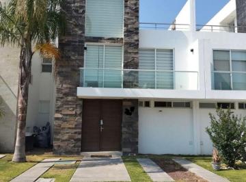 Casa de 4 habitaciones, San Andrés Cholula · Casa en Renta en Parque Aretha | 4 Recámaras y Roof Garden con Asador
