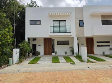 Casa · 153m² · 3 Recámaras · 2 Estacionamientos · Casa - Arbolada