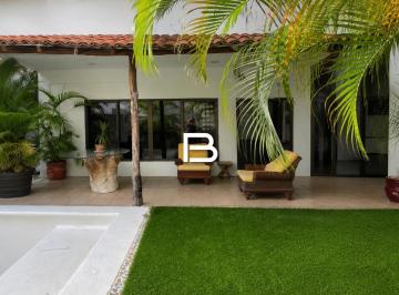 Casa · 430m² · 3 Recámaras · 2 Estacionamientos · Casa en Puerto Juárez