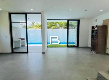 Casa · 202m² · 3 Recámaras · 2 Estacionamientos · Casa en Arbolada